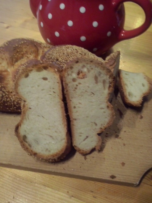 Szezámmagos fonott kenyér (Scali kenyér)